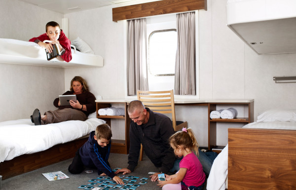 family in cabin MG 8204