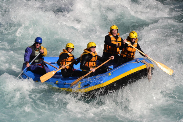 white water rafting Queenstown