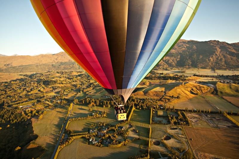 Balloon over Queenstown