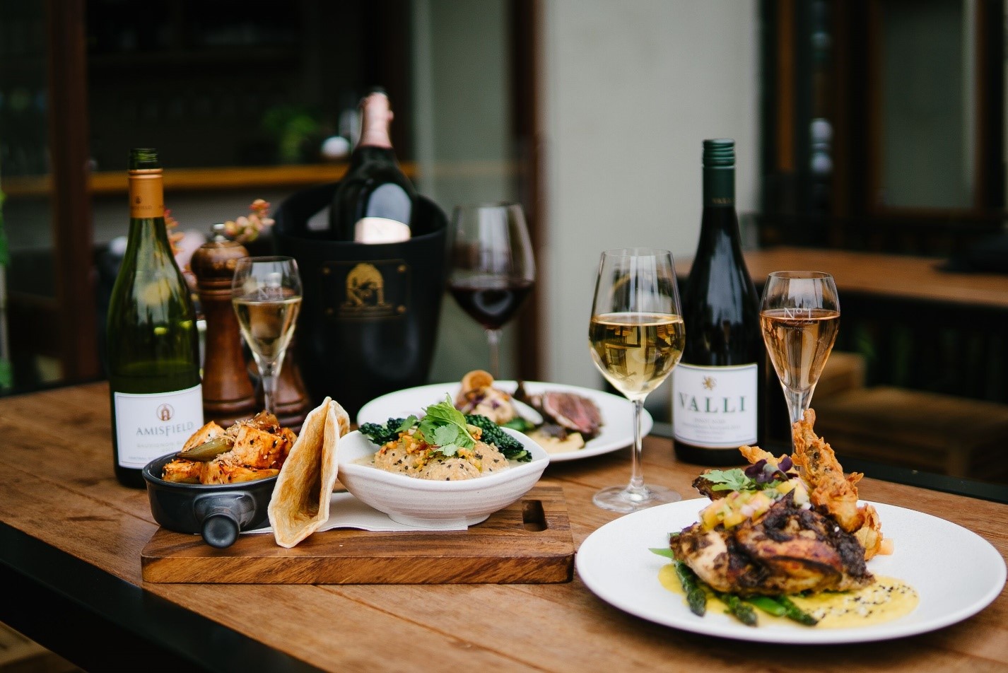 Dinner at Ivy and Lolas