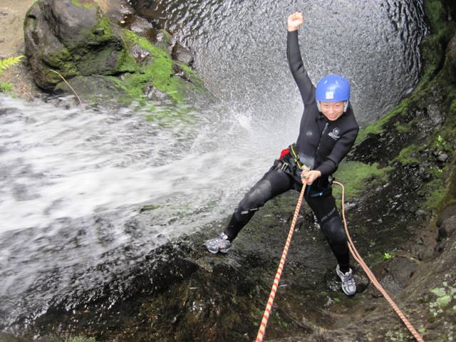 abseil Piha